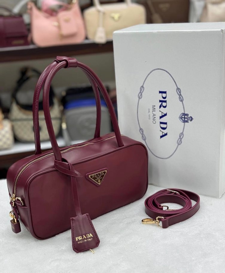 Prada Siyah Deri Kemerli Kadın Çanta - Görsel 3