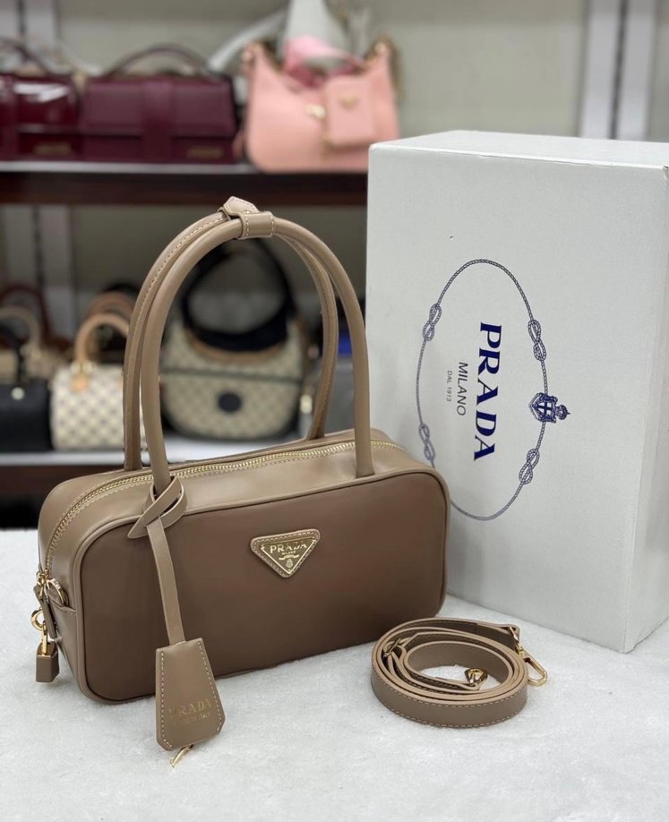 Prada Siyah Deri Kemerli Kadın Çanta - Görsel 4