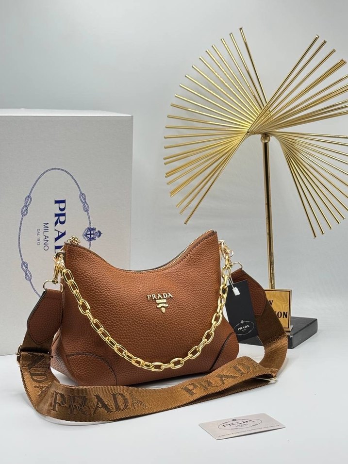 Bordo Deri Prada Zincir Detaylı Çanta - Görsel 3