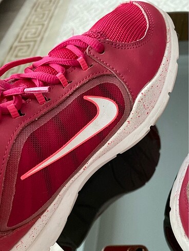 37,5 Beden Nike bayan spor ayakkabı