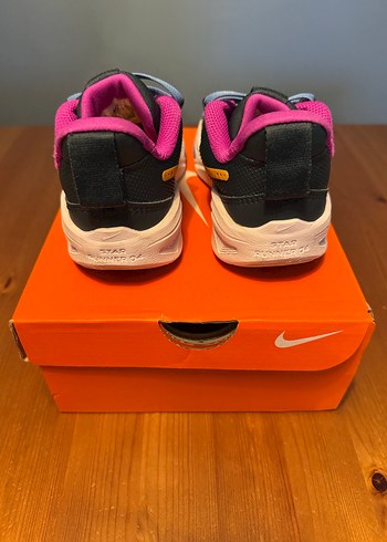 Nike Çok Renkli Spor Ayakkabı - Görsel 4