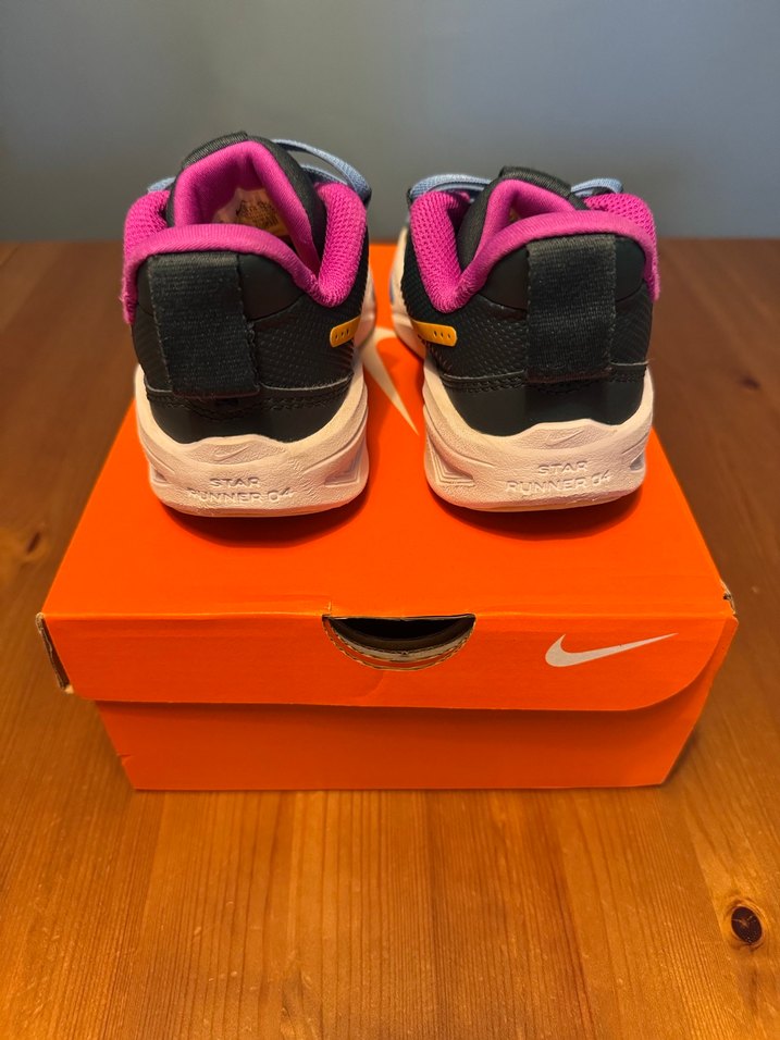 Nike Çok Renkli Spor Ayakkabı - Görsel 4