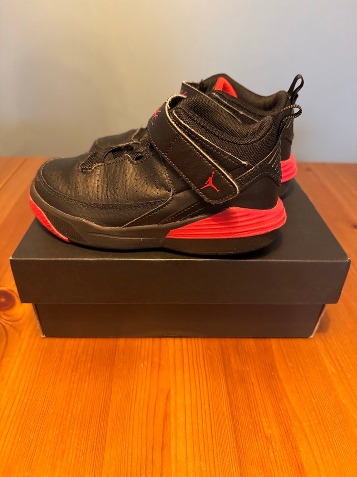 Nike Çocuk Siyah Deri Spor Ayakkabı 28 - Görsel 2