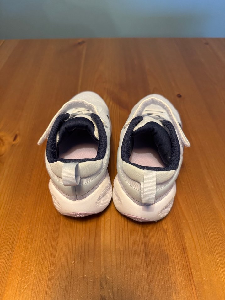 Nike Çocuk Beyaz Spor Ayakkabı - Görsel 4