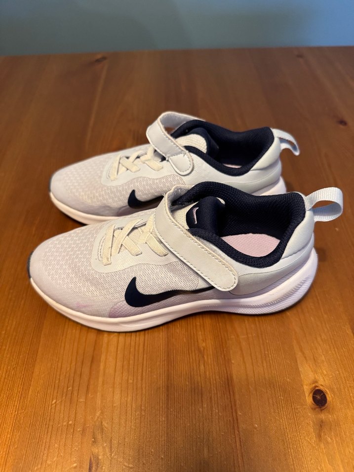 Nike Çocuk Beyaz Spor Ayakkabı - Görsel 3