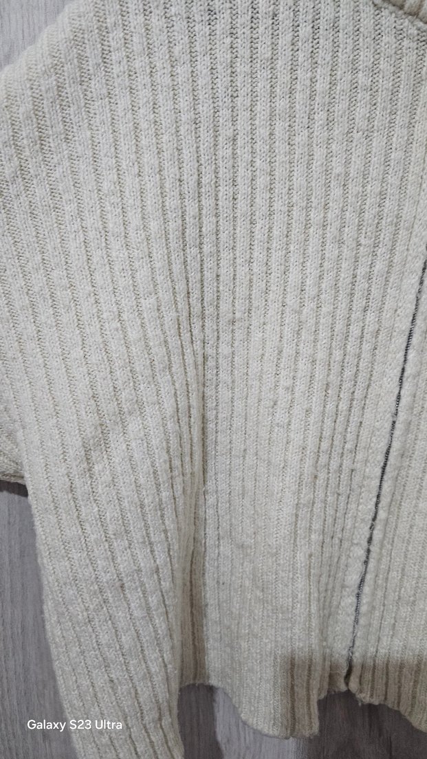 Beyaz Boğazlı Fermuarlı Kısa Örgü Kazak - Görsel 3