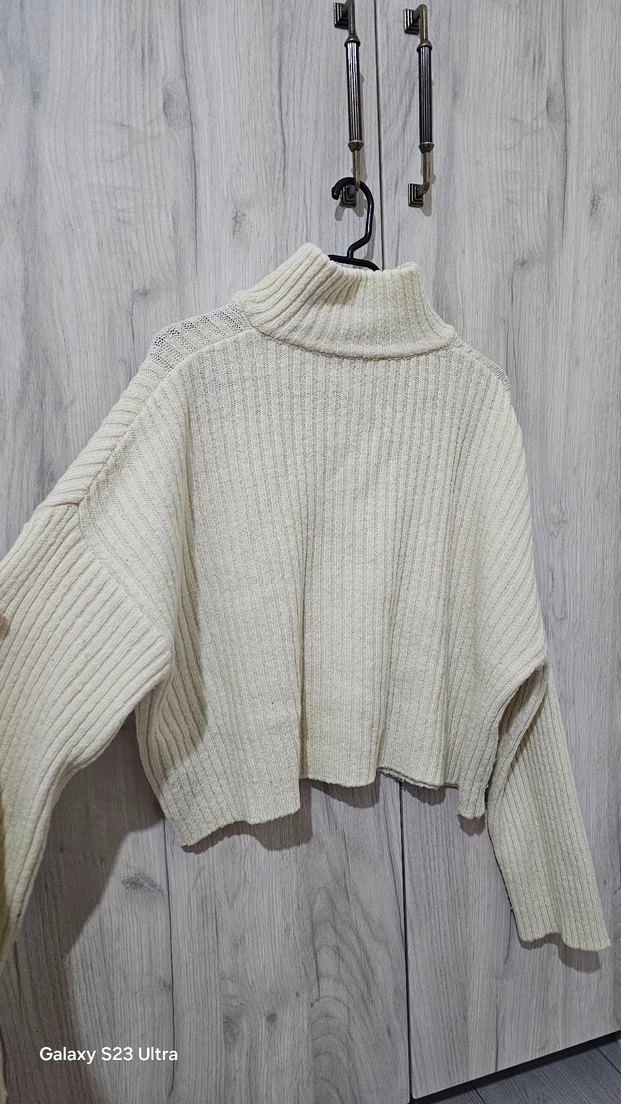 Beyaz Boğazlı Fermuarlı Kısa Örgü Kazak - Görsel 5