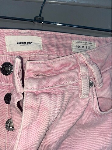 Pembe Mom Fit Jeans