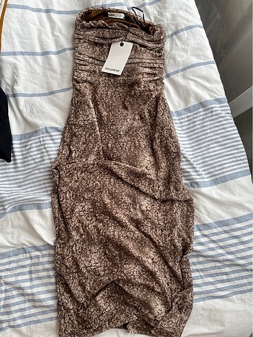etiketli pull and bear midi elbise