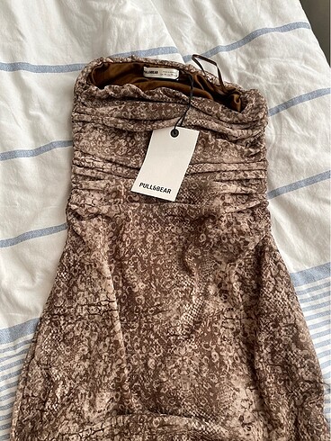 m Beden etiketli pull and bear midi elbise