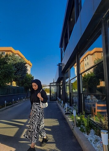 Saten zebra etek
