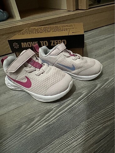 Nike Nike Spor Ayakkabı 22.5