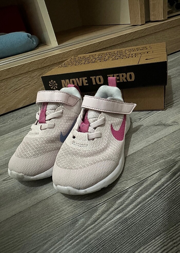 Nike Spor Ayakkabı 22.5 - Görsel 3