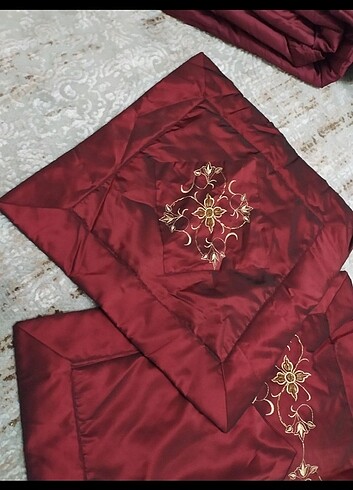 Beden bordo Renk Yatak Örtüsü