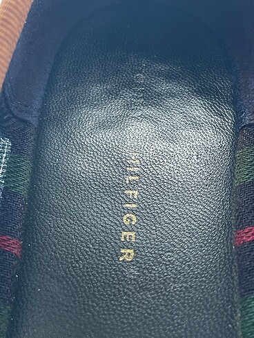 38 Beden çeşitli Renk Tommy Hilfiger Babet %70 İndirimli.