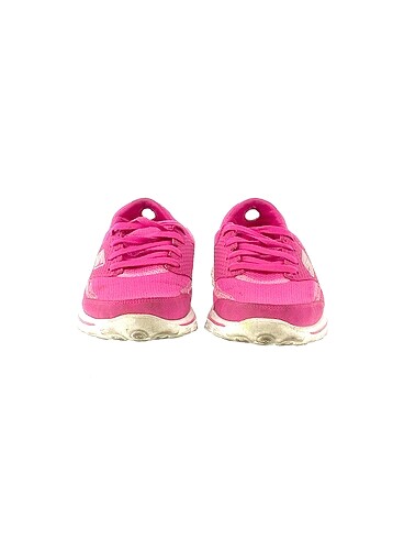 38 Beden Skechers Spor Ayakkabı %70 İndirimli.