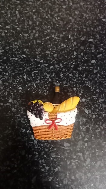 Madame Coco Magnet