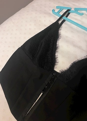 Siyah V Yaka Fermuarlı Mini Bustiyer - Görsel 3