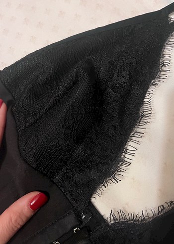 Siyah V Yaka Fermuarlı Mini Bustiyer - Görsel 4