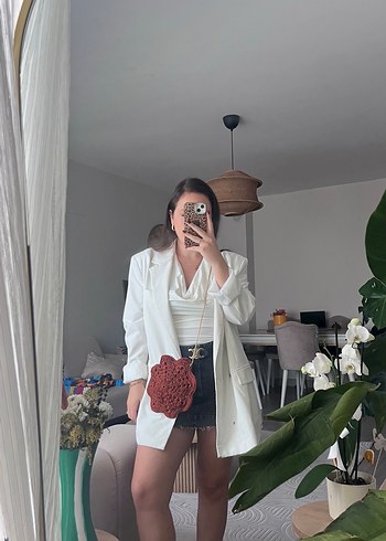 Zara Yılan Baskılı Beyaz Mini Deri Blazer