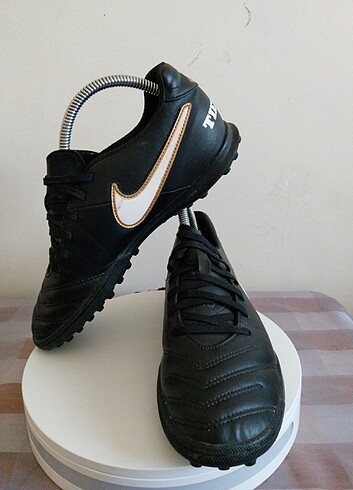 41 Beden siyah Renk NIKE TIEMPO RIO III 