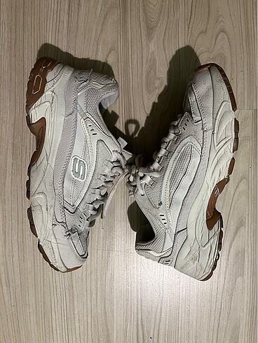 37,5 Beden Skechers beyaz stamina