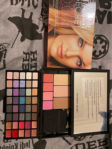 Victoria secret ultimate makeup kit