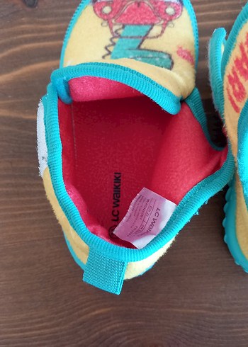 Renkli Erkek Çocuk Kaydırmaz Terlik - Görsel 3