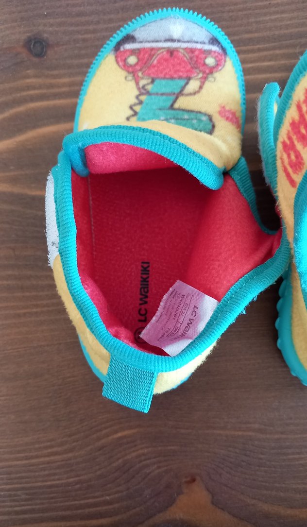 Renkli Erkek Çocuk Kaydırmaz Terlik - Görsel 3