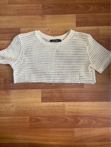 bershka delikli crop
