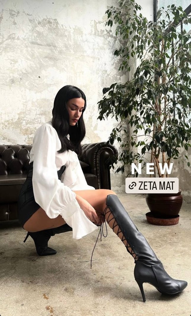 Kadın Siyah Deri Mini Şort - Görsel 4