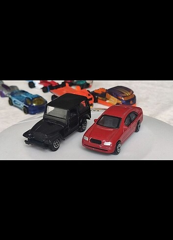 Mercedes ve jeep ikili set 