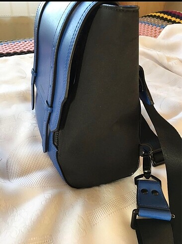 Beden lacivert Renk Charles& keith sırt çantası