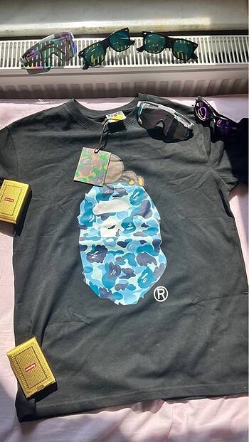 bape tee