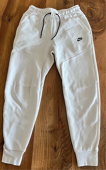 Nike Tech Fleece Beyaz