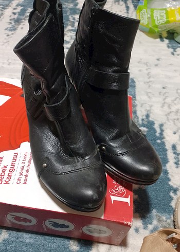 Kadın Koyu Siyah Desenli Deri Topuklu Bot - Görsel 2