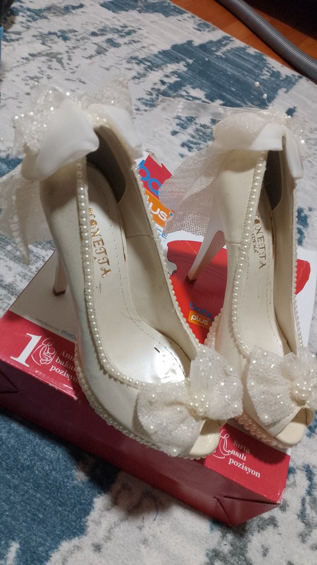 Tüylü Beyaz Stiletto Kadın Terlik ve gelin ayakkabisi - Görsel 4