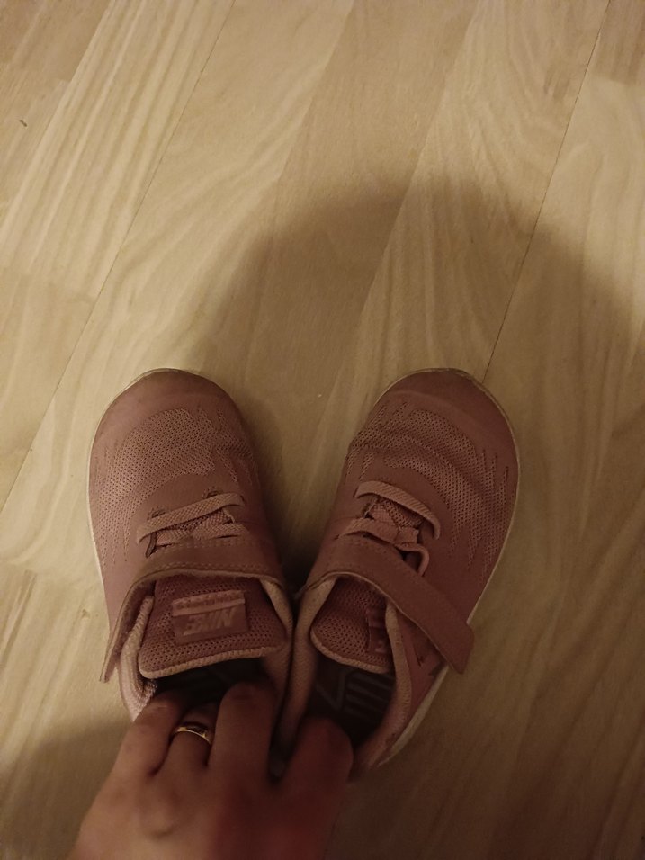 Kız Çocuk Pembe Cırt Cırtlı Spor Ayakkabı nike - Görsel 3