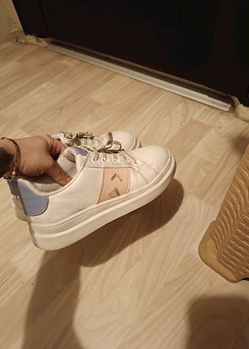 Beyaz fabrika spor ayakkabı - Görsel 4