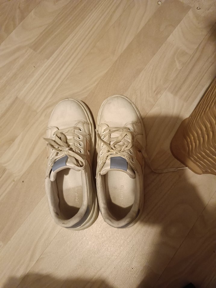 Beyaz fabrika spor ayakkabı - Görsel 2