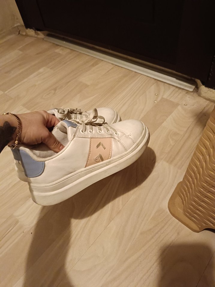 Beyaz fabrika spor ayakkabı - Görsel 4