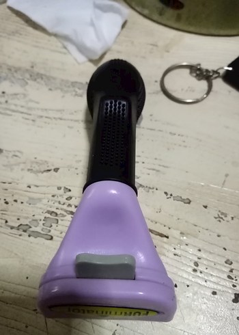 Mor Tüy Toplayıcı Kedi Tarağı - Görsel 2