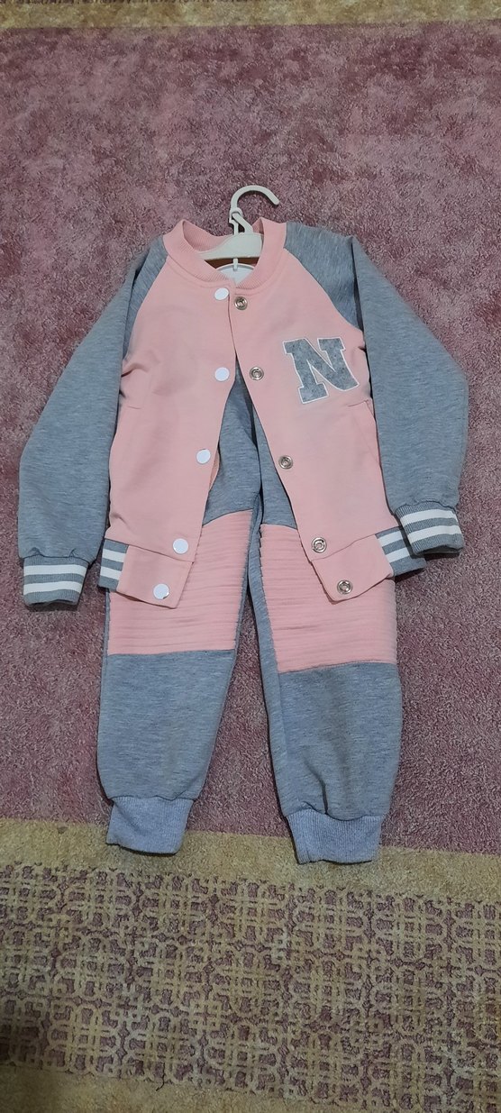 Gri ve Pembe Düğmeli Kız Eşofman Takımı - Görsel 5