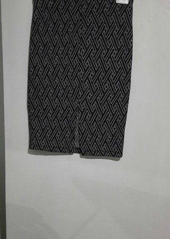 Diğer Diz Boyu Siyah Gri Desenli Kadın Etek