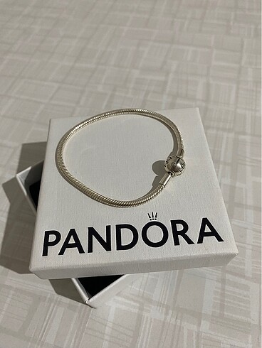 Pandora Pandora
