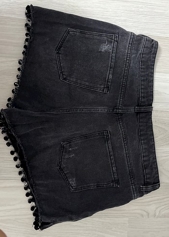 40 Beden Siyah Nakışlı Yırtık Mini Denim Şort