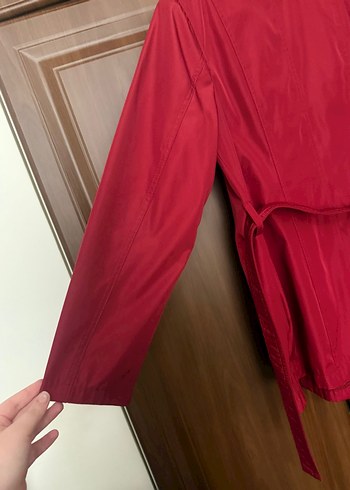 Düğmeli Kırmızı Midi Trençkot - Görsel 5