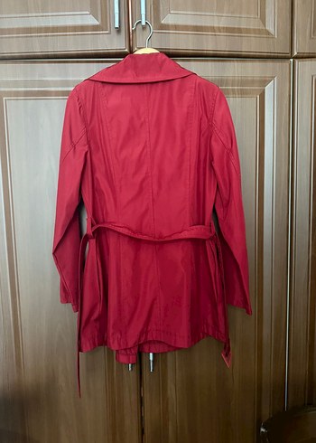 Düğmeli Kırmızı Midi Trençkot - Görsel 3