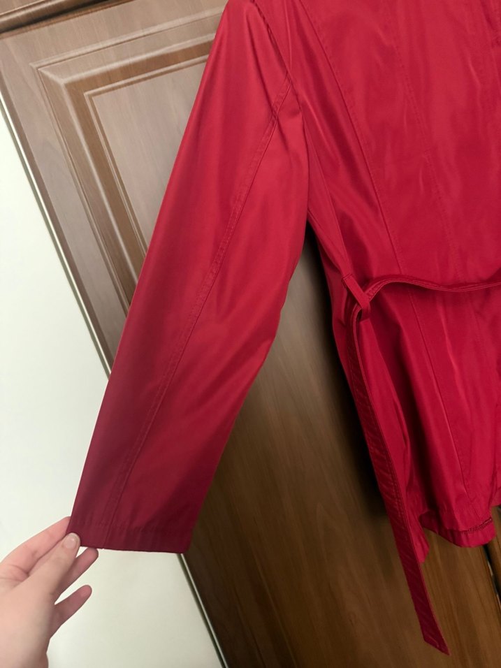 Düğmeli Kırmızı Midi Trençkot - Görsel 5