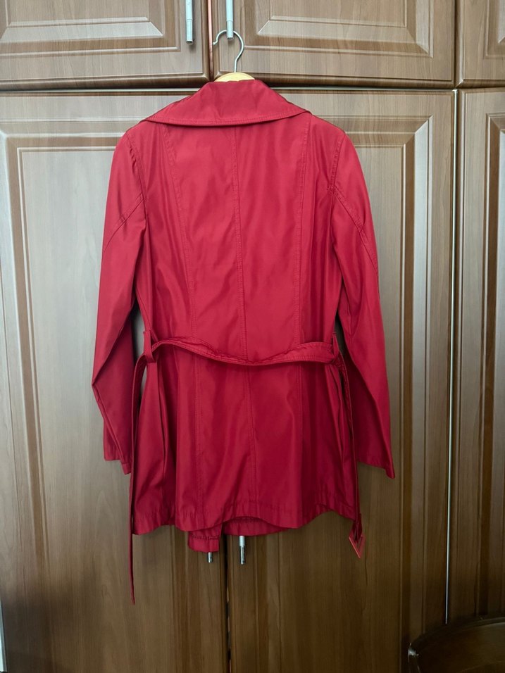 Düğmeli Kırmızı Midi Trençkot - Görsel 3